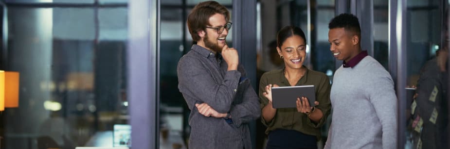 estudantes e profissionais de marketing digital