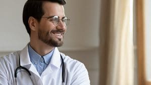 qual área da medicina ganha mais